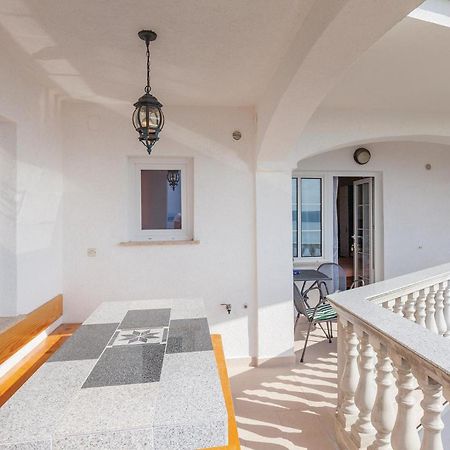 Nice Apartment In Crikvenica With Kitchen エクステリア 写真