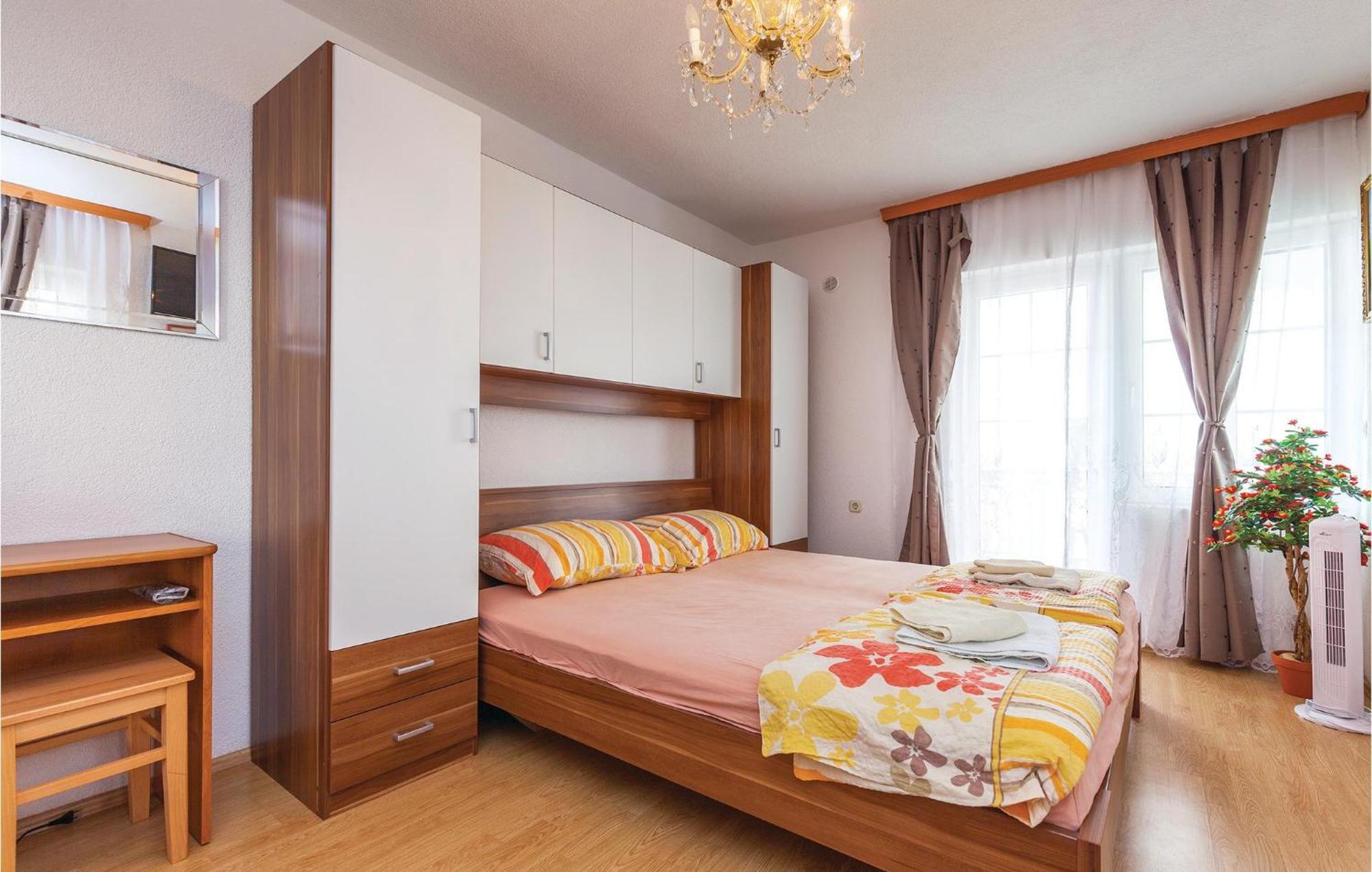 Nice Apartment In Crikvenica With Kitchen エクステリア 写真