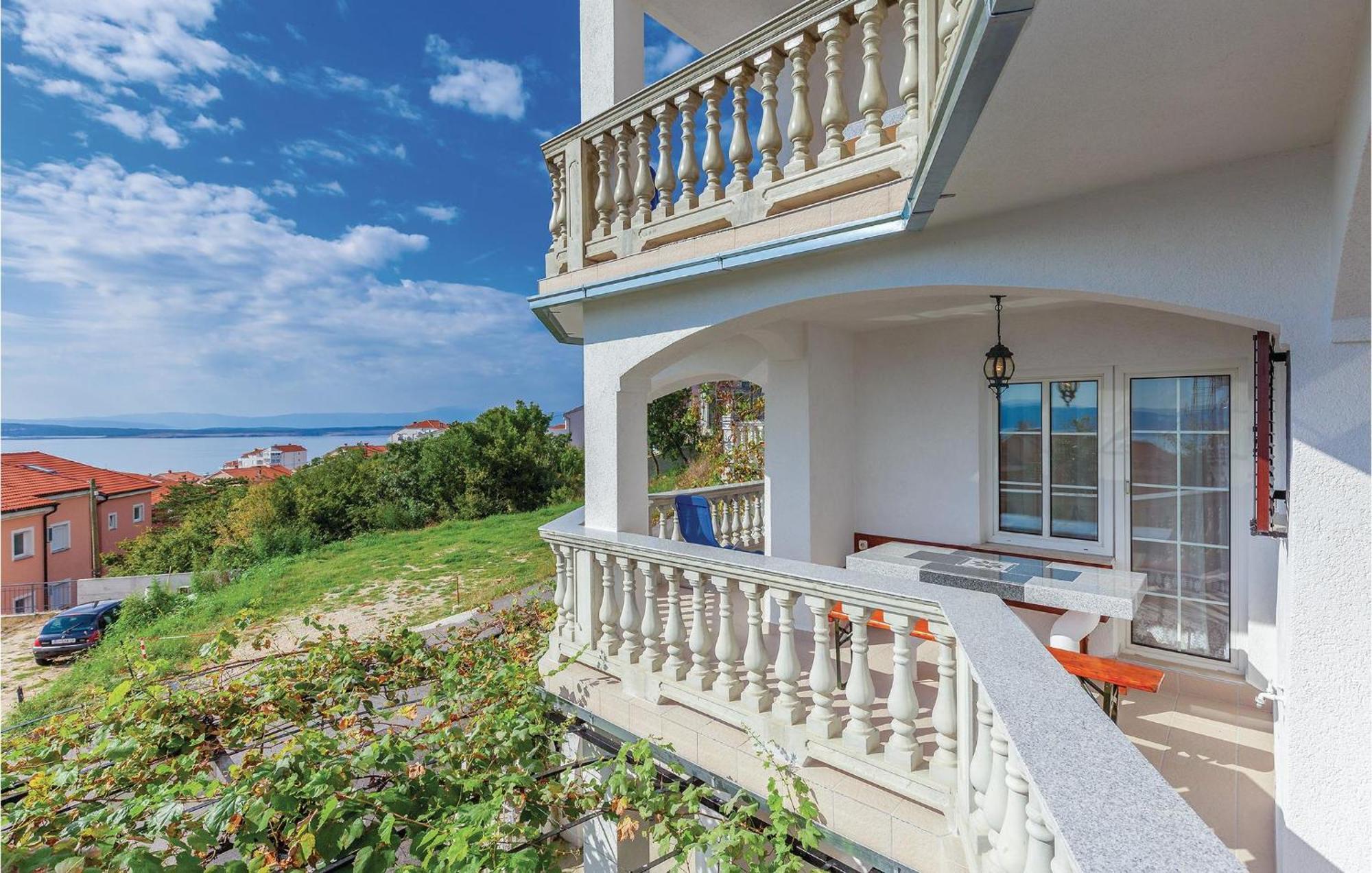 Nice Apartment In Crikvenica With Kitchen エクステリア 写真