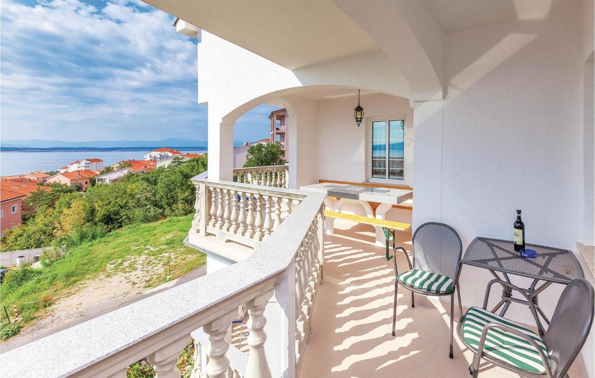 Nice Apartment In Crikvenica With Kitchen エクステリア 写真