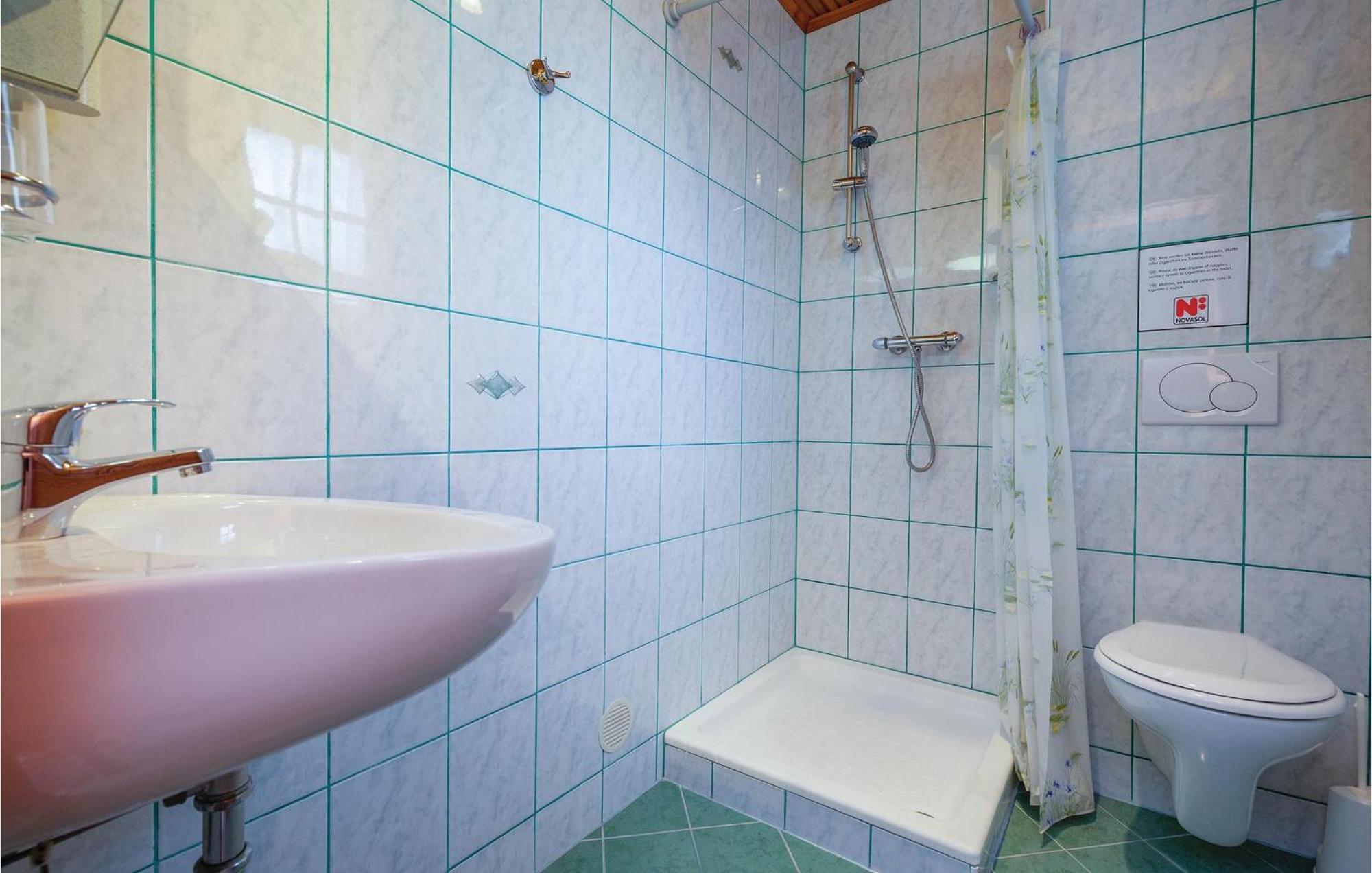 Nice Apartment In Crikvenica With Kitchen エクステリア 写真