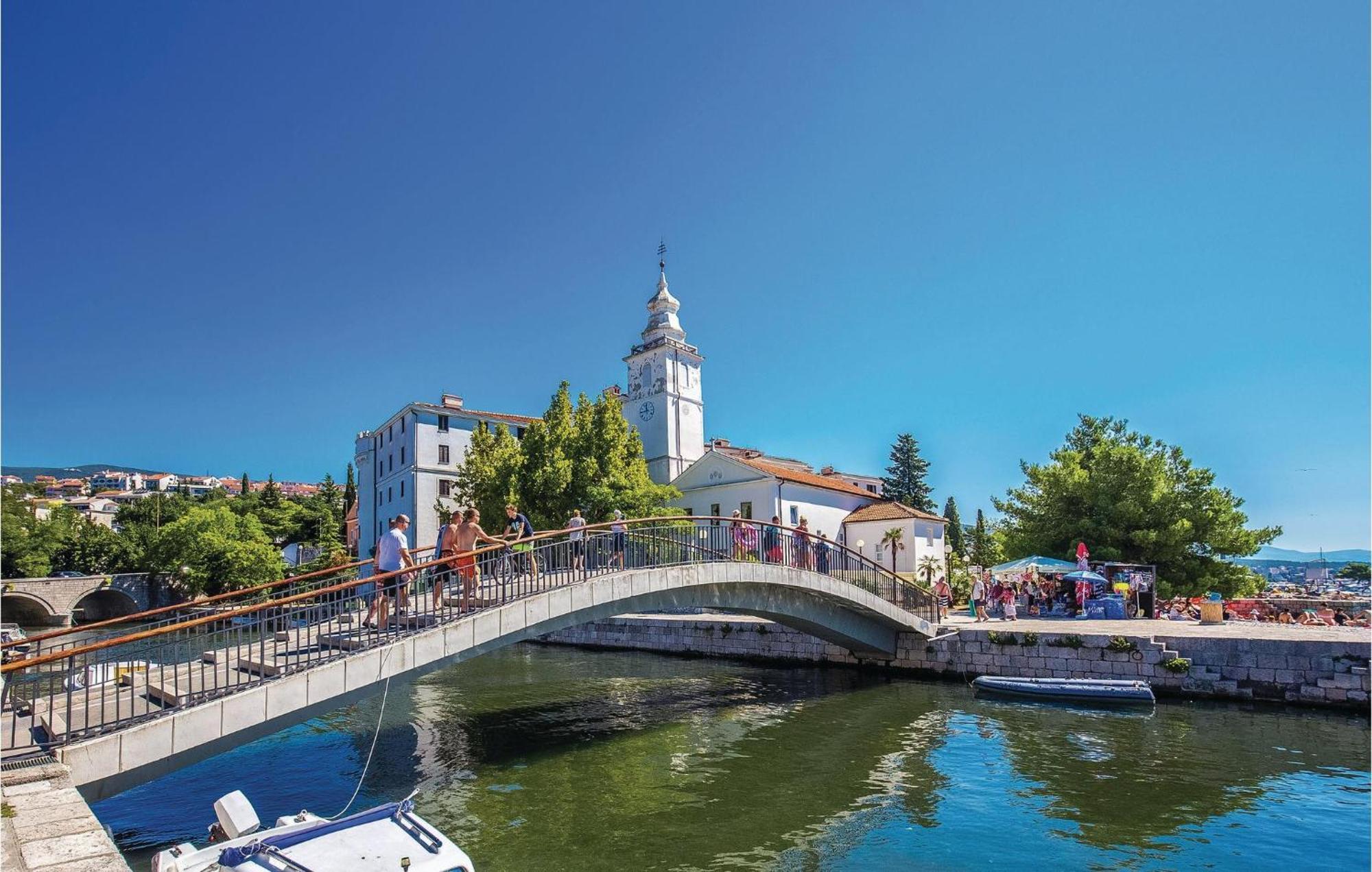 Nice Apartment In Crikvenica With Kitchen エクステリア 写真